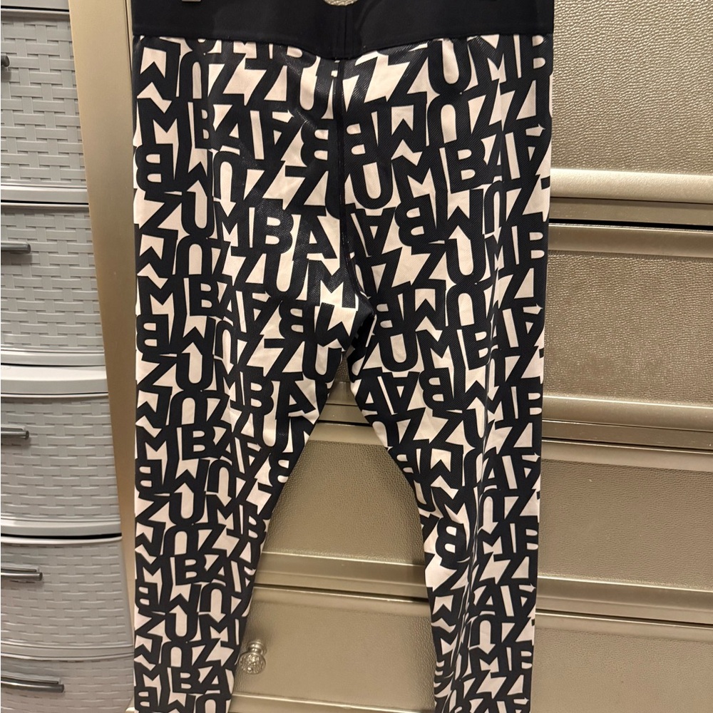 Zumba Black and White XL Leggings